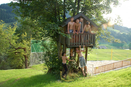 Outdoor-Anlagen - Jugendhotel Saringgut in Wagrain