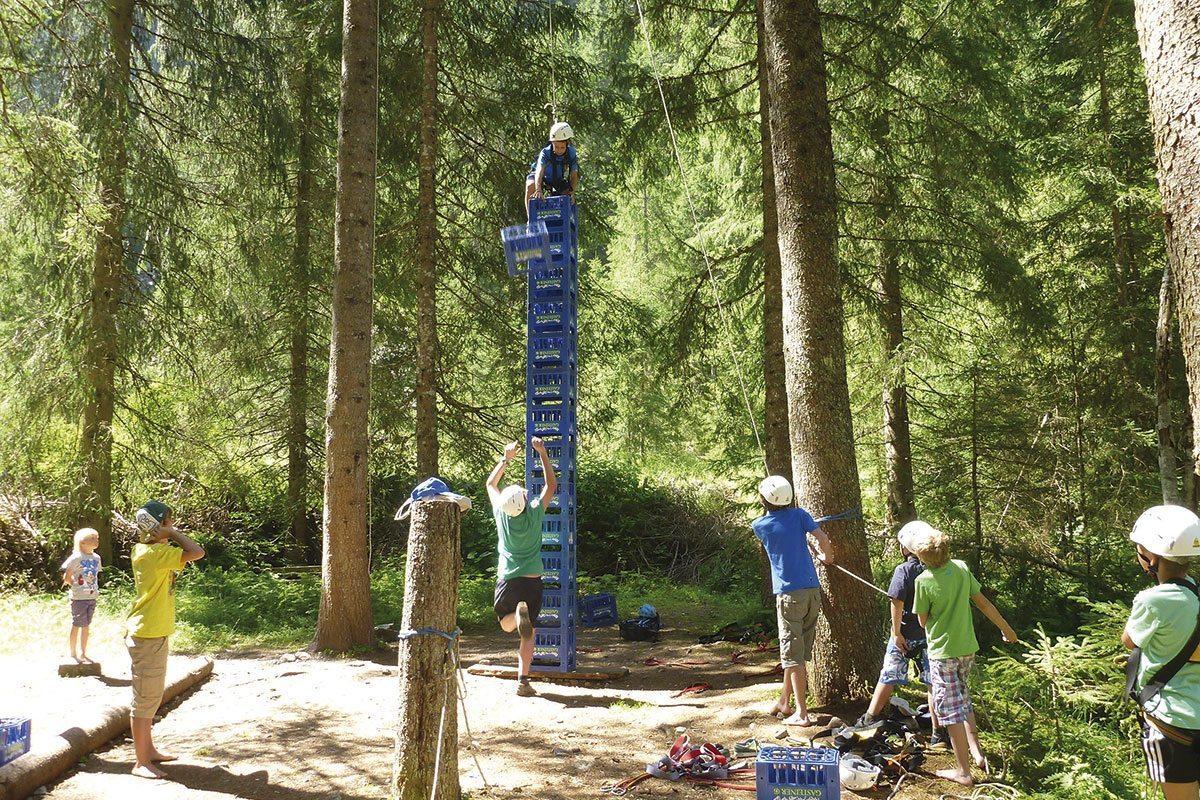 Kistenturmbauen - Projektwoche & Klassenfahrt in Wagrain, Jugendhotel Saringgut