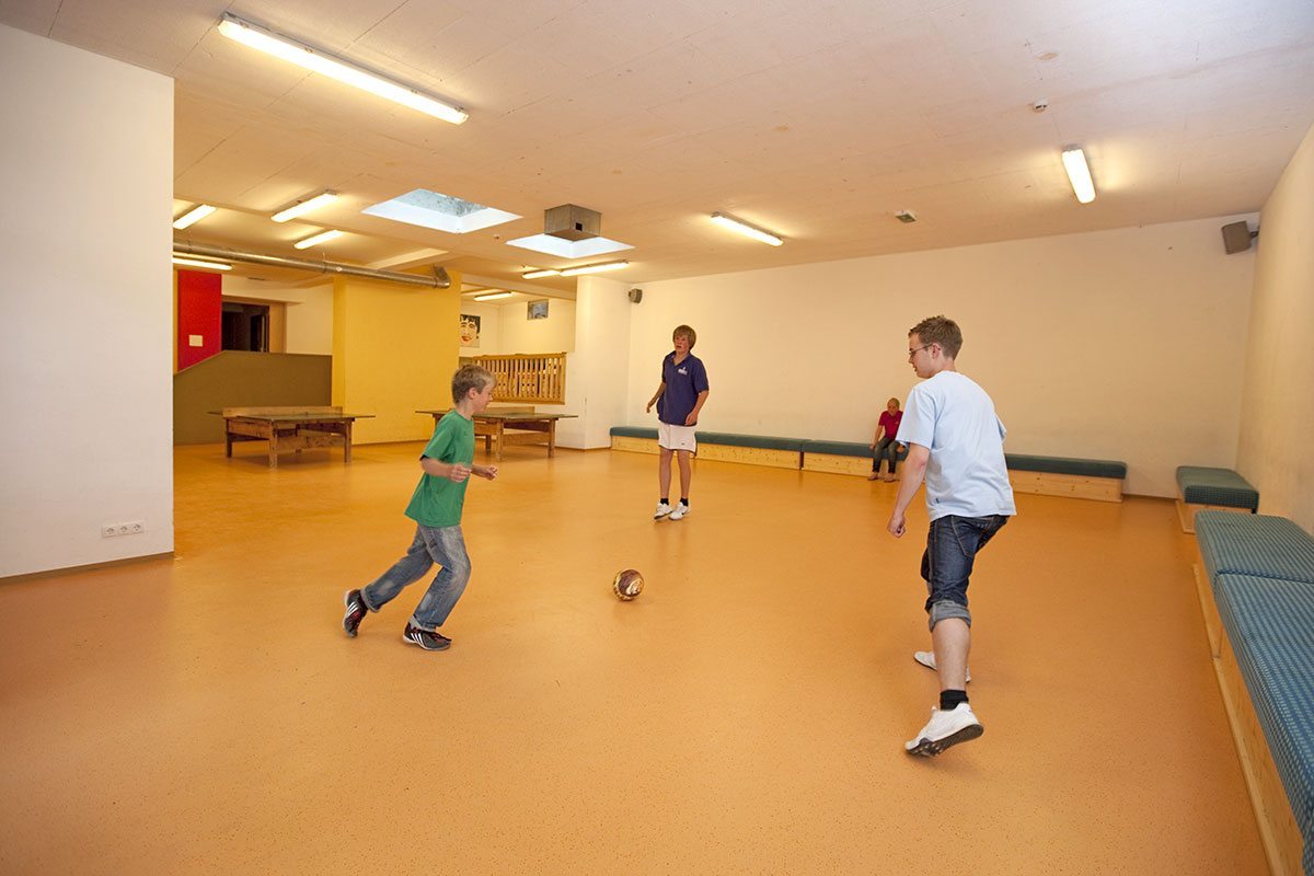 Multifunktionshalle im Jugendhotel Saringgut, Wagrain, Salzburg